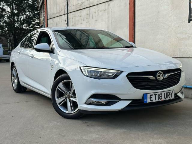 Vauxhall Insignia 1.5i Turbo SRi Nav Grand Sport Euro 6 (s/s) 5dr Hatchback Petrol White